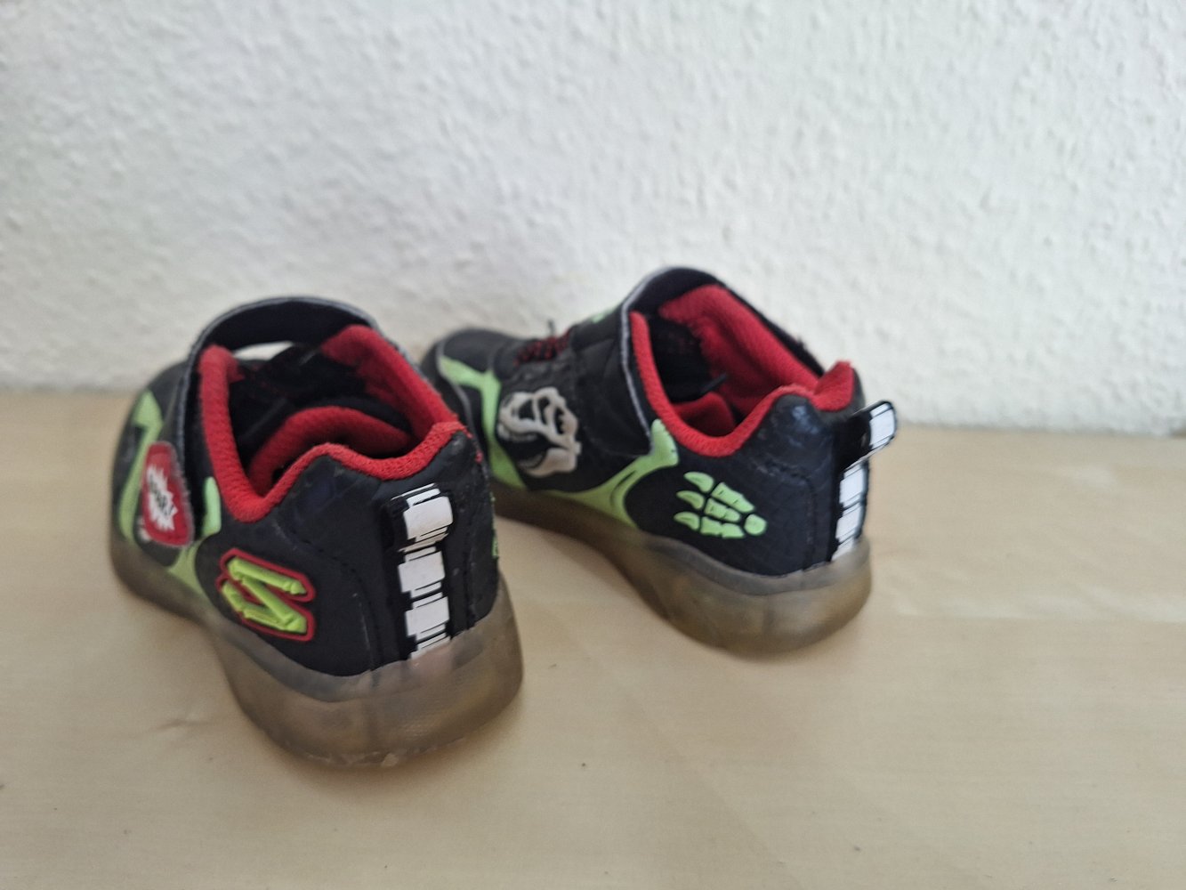 Turnschuhe Dinosaurier von Skechers, Gr. 24 Leuchtschuhe Sneaker S Lights: Illumi-Brights - Dino-Glo
