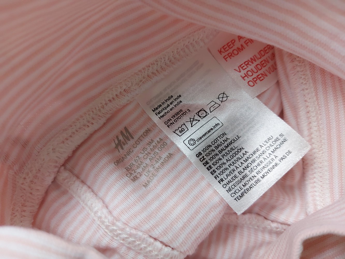 rosa-weiß gestreifte Babyhose mit breitem Bund und Füßchen, Gr. 62