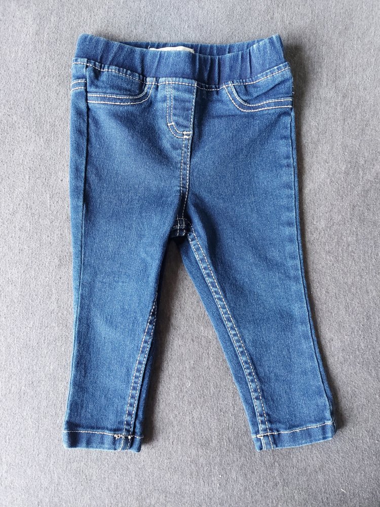 Niedliche Kleinkindjeans Gr. 80