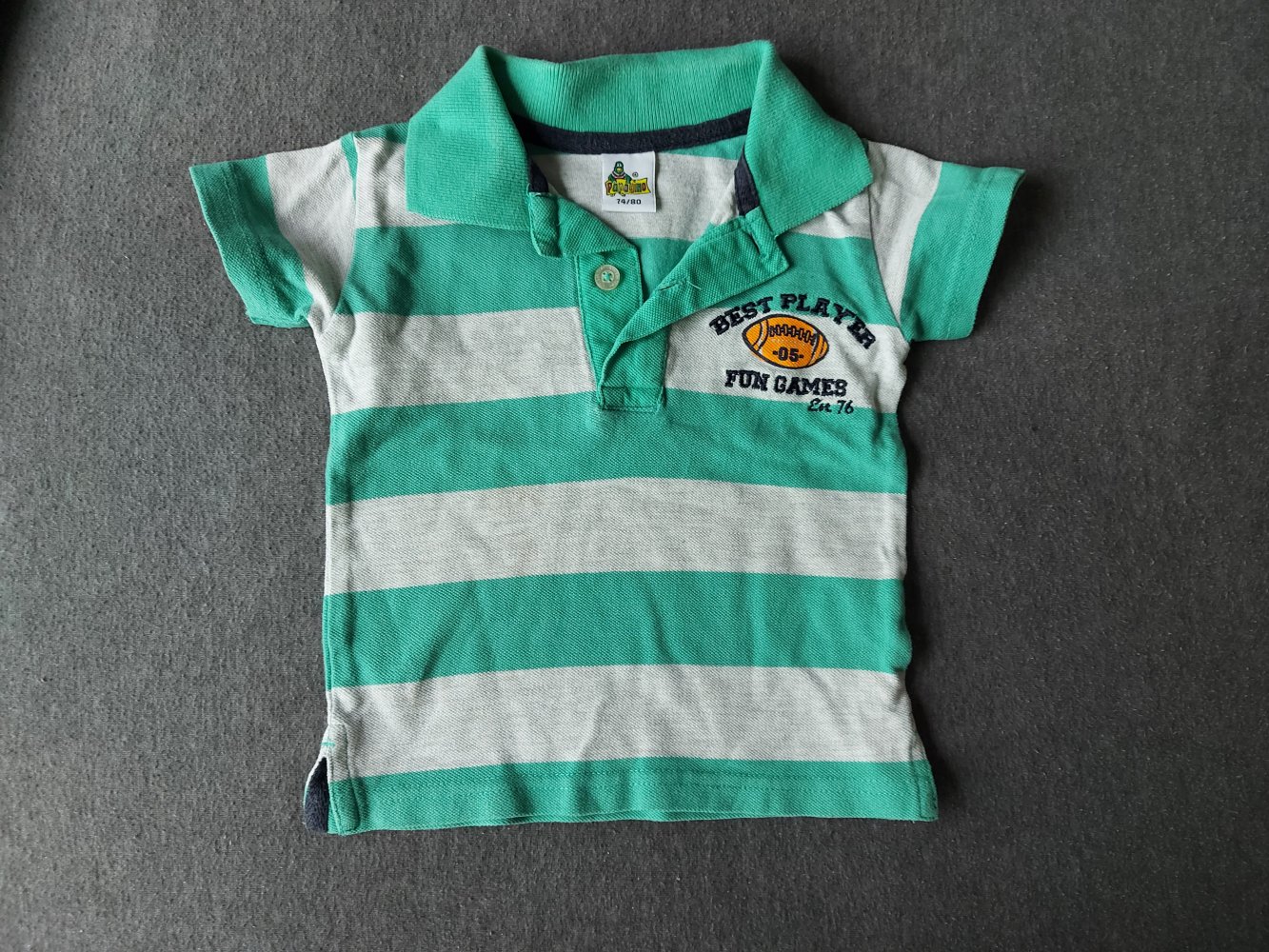 kurzärmliges grün-grau gestreiftes Baby-Poloshirt Gr. 74/80