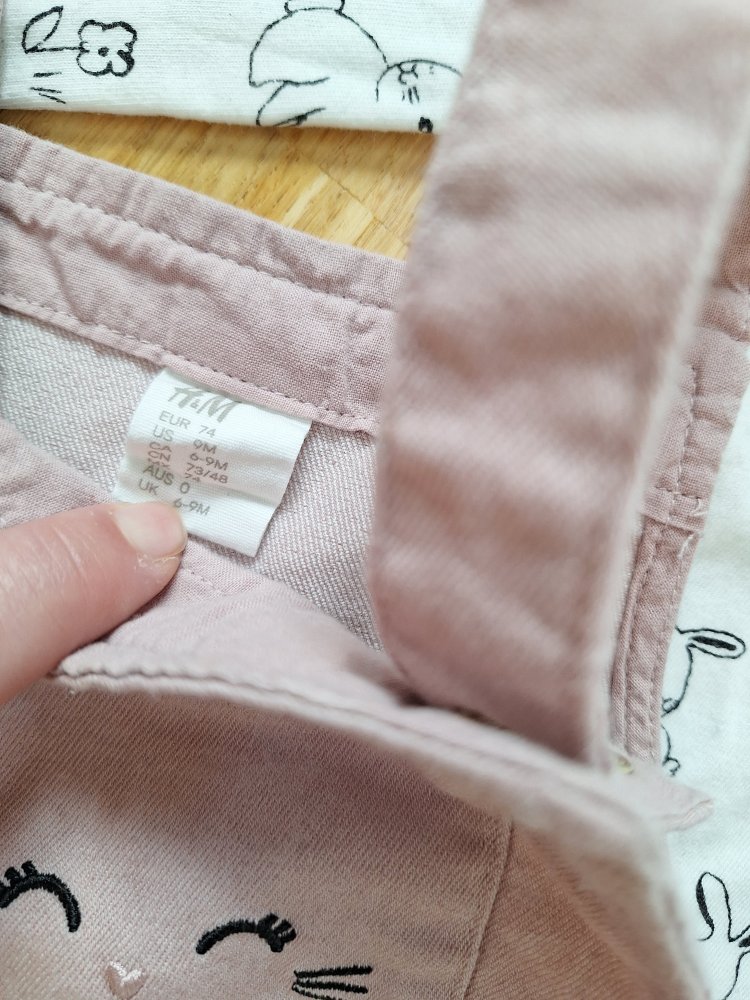 Niedliches Häschenset, 2-teilig: Pullovershirt und altrosa Kleidchen, Gr. 74 Osteroutfit