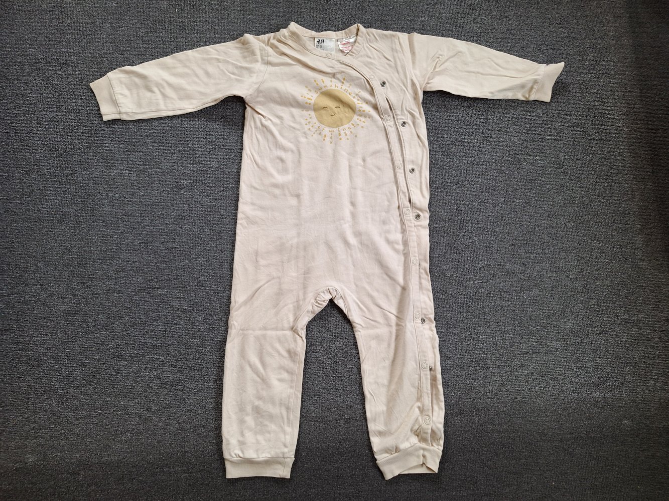 cremefarbener/beiger Pyjama/ Schlafanzug mit Sonne Gr. 92 unisex