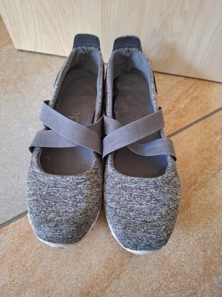 Graue Freizeitballerina Mary-Janes mit Riemen, Gr. 37