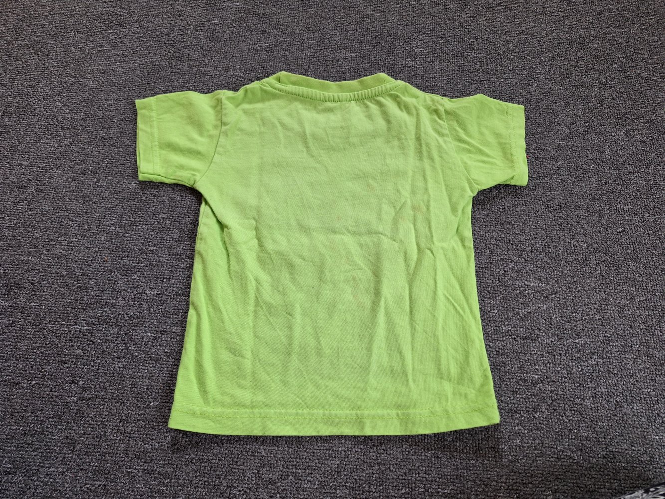 Apfelgrünes Nike T-Shirt, ca. Gr. 92