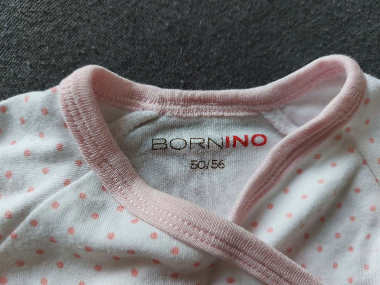 weißer Kurzarmbody mit rosa Punkten, Gr. 50/56 