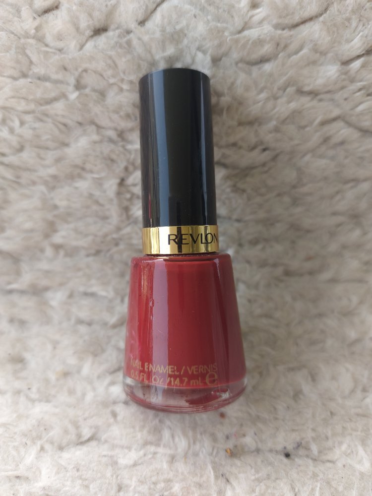 Revlon 721 Raven Red Nail Enamel Nagellack rot