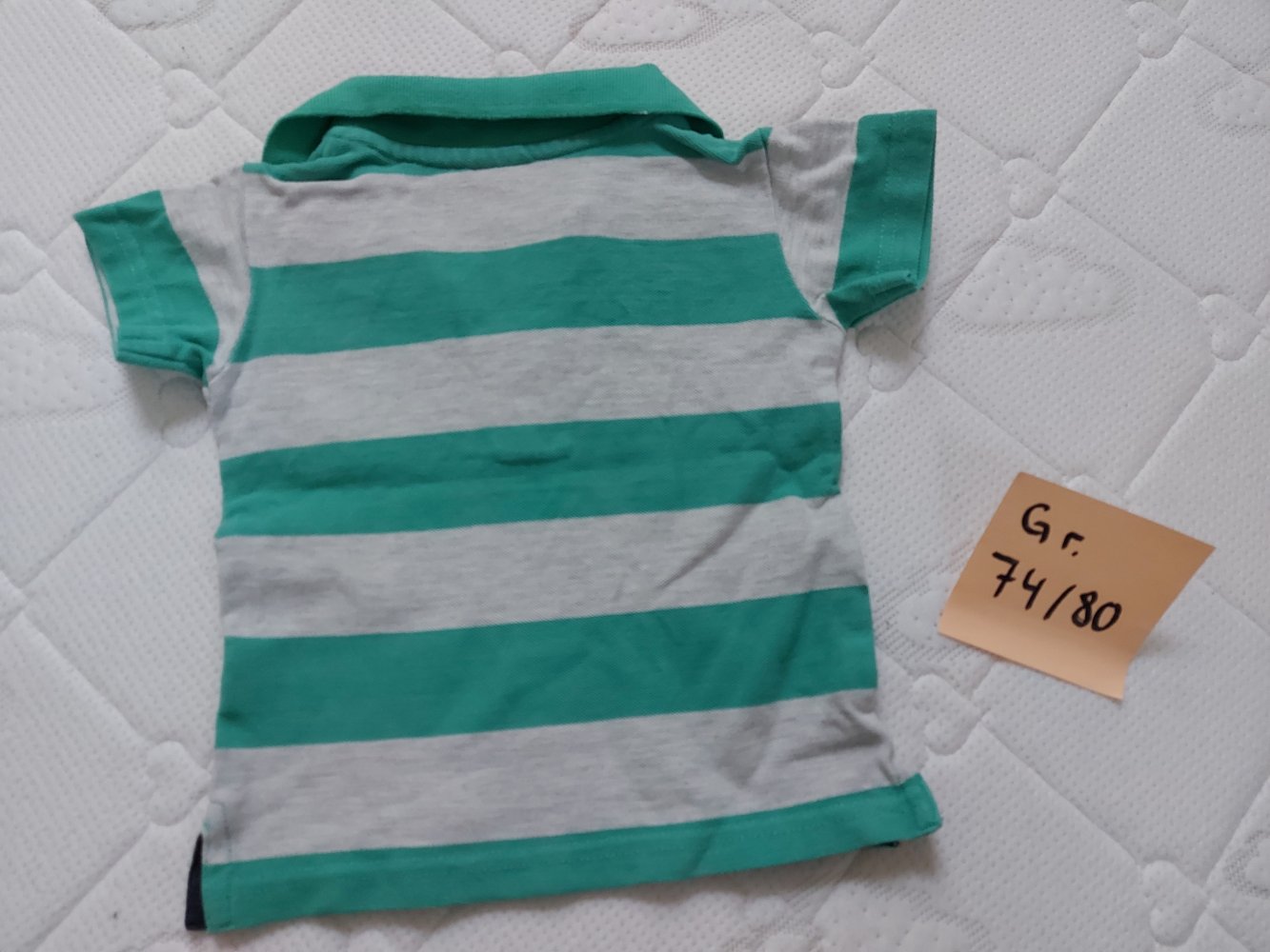 kurzärmliges grün-grau gestreiftes Baby-Poloshirt Gr. 74/80