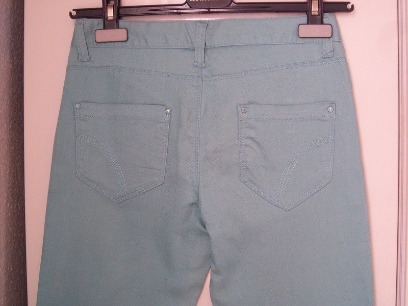 Sehr schöne zart grüne Jeans Gr.32