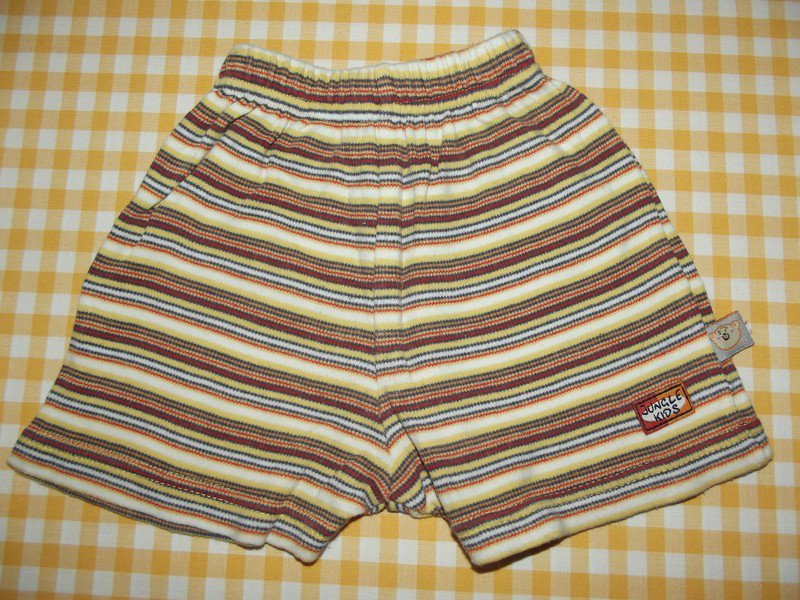 Sehr süße kurze Hose