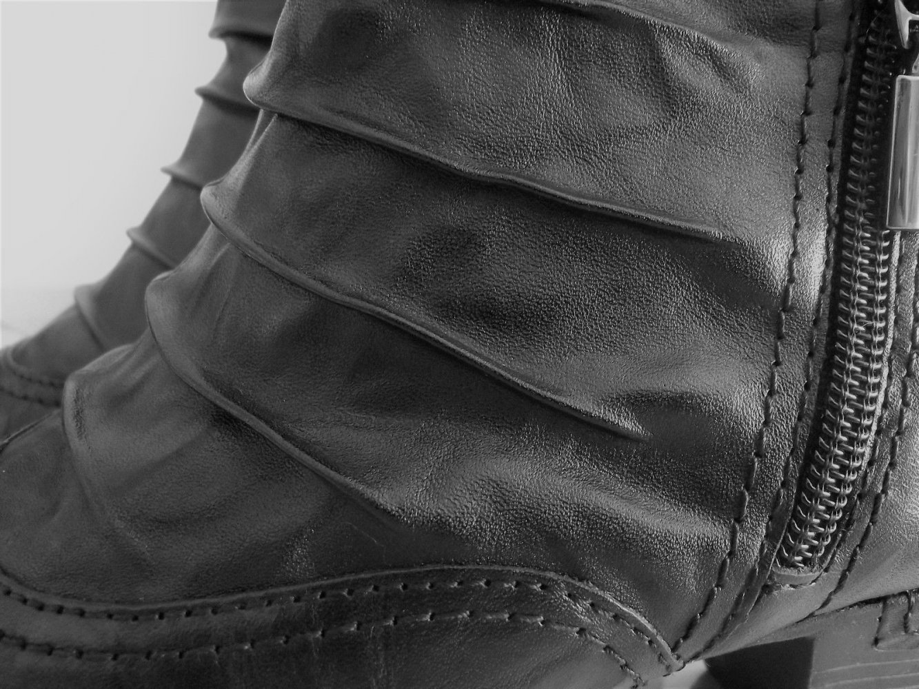 Sehr schöne neue Leder Stiefelletten von medicus