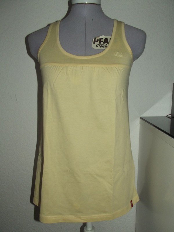 Sehr schönes ärmelloses Shirt von edc