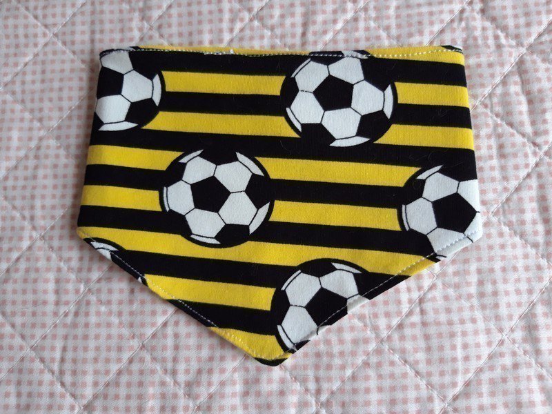 Tolles Baby Set, Fußball schwarz/ gelb, Pumphose,Mütze und Tuch 