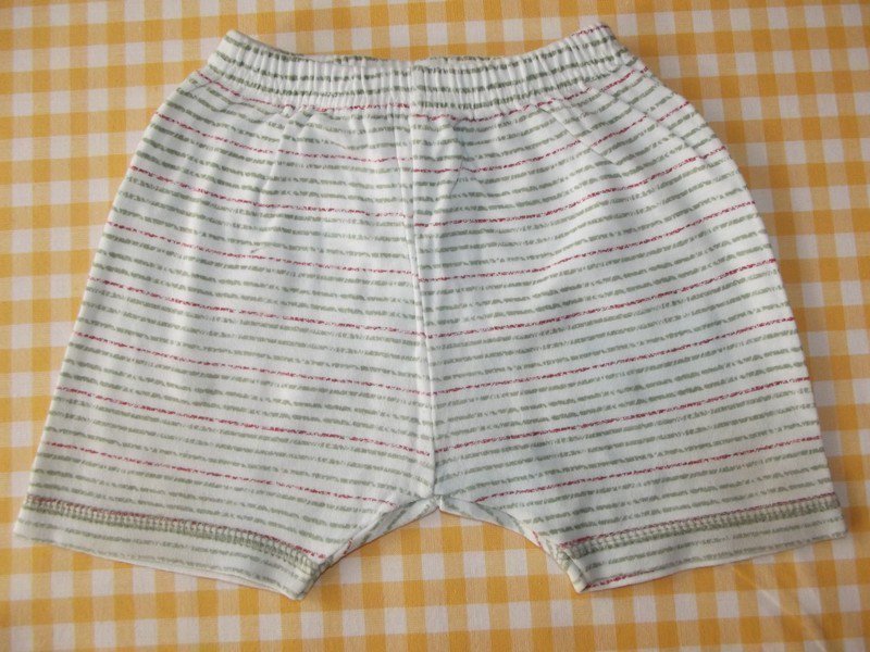 Sehr schöne kurze Hosen