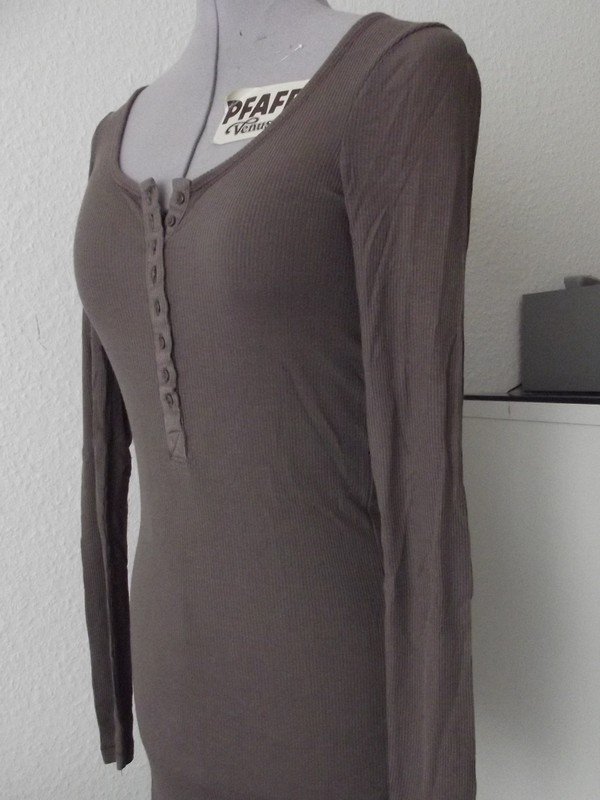 Sehr schönes braunes geripptes Shirt