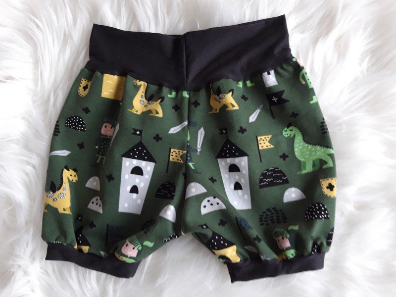 Sehr schöne kurze Dino Pumphose Gr.50/56 Handarbeit! 