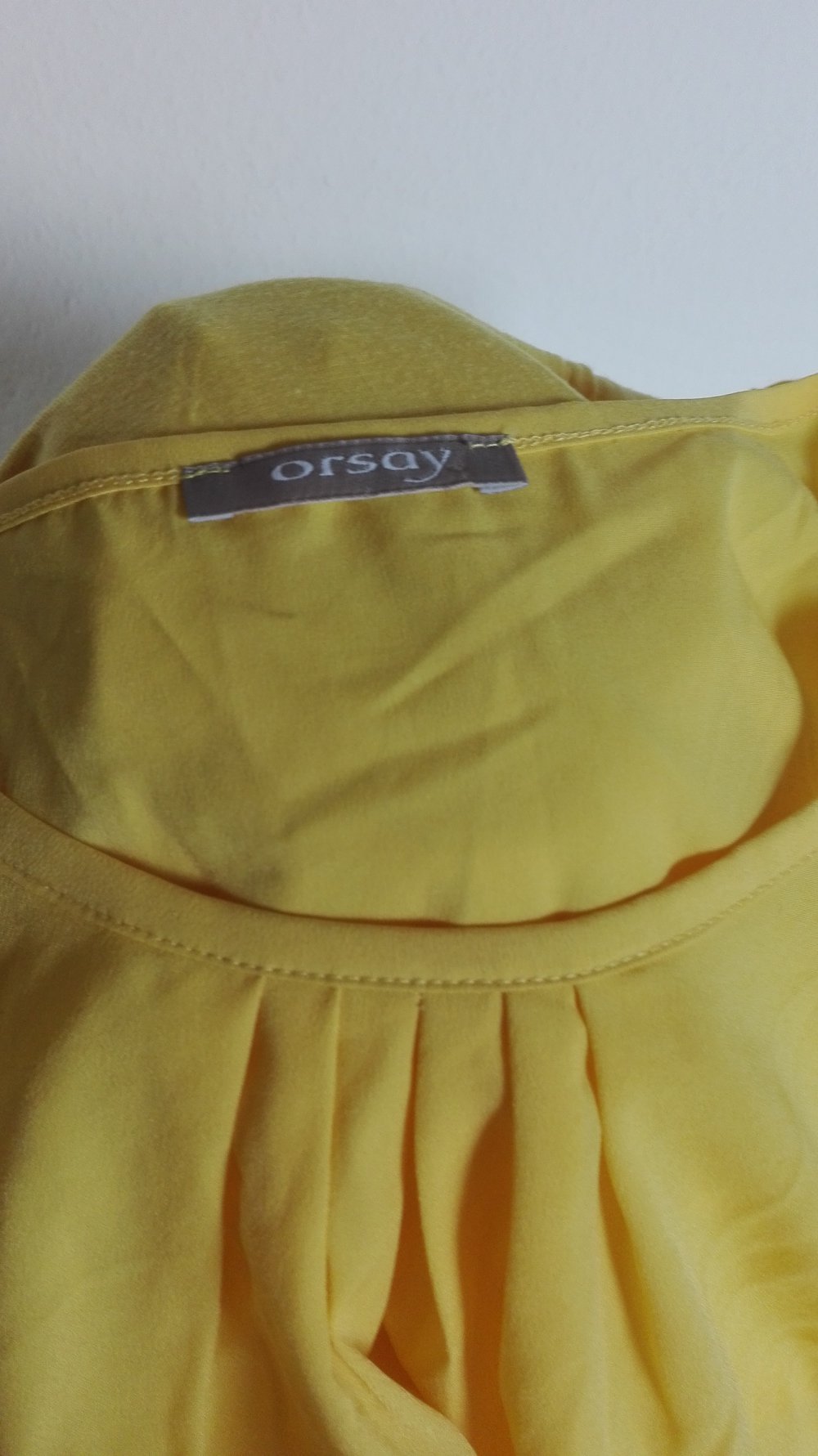 Gelbe Bluse von Orsay in Größe S 36 mit kleinen silber farbenen Knöpfen RundhalsausschnittBüro Buisness schick