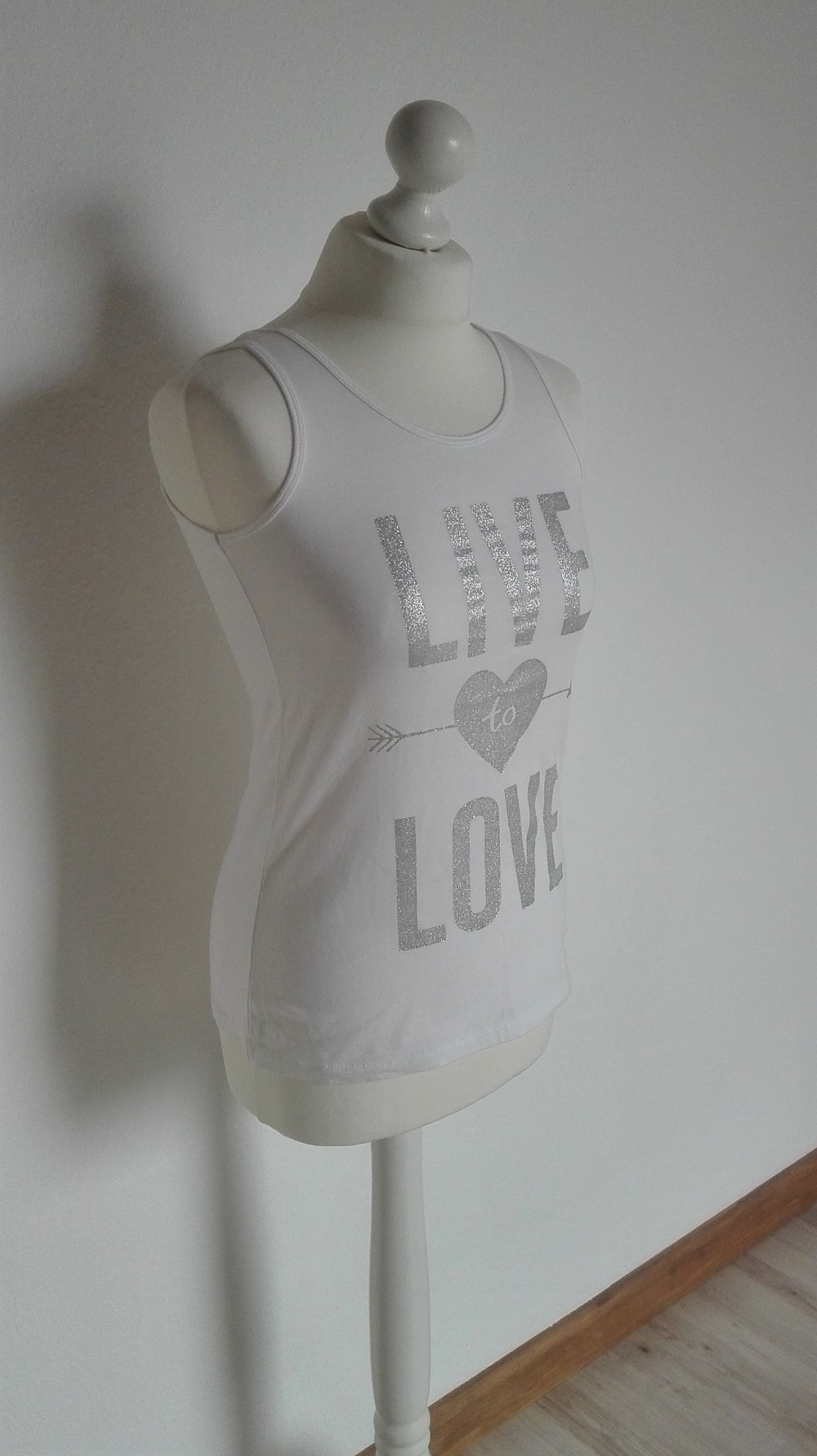 Weißes Top mit Aufschrift Live to Love Größe 34 36 XS S 