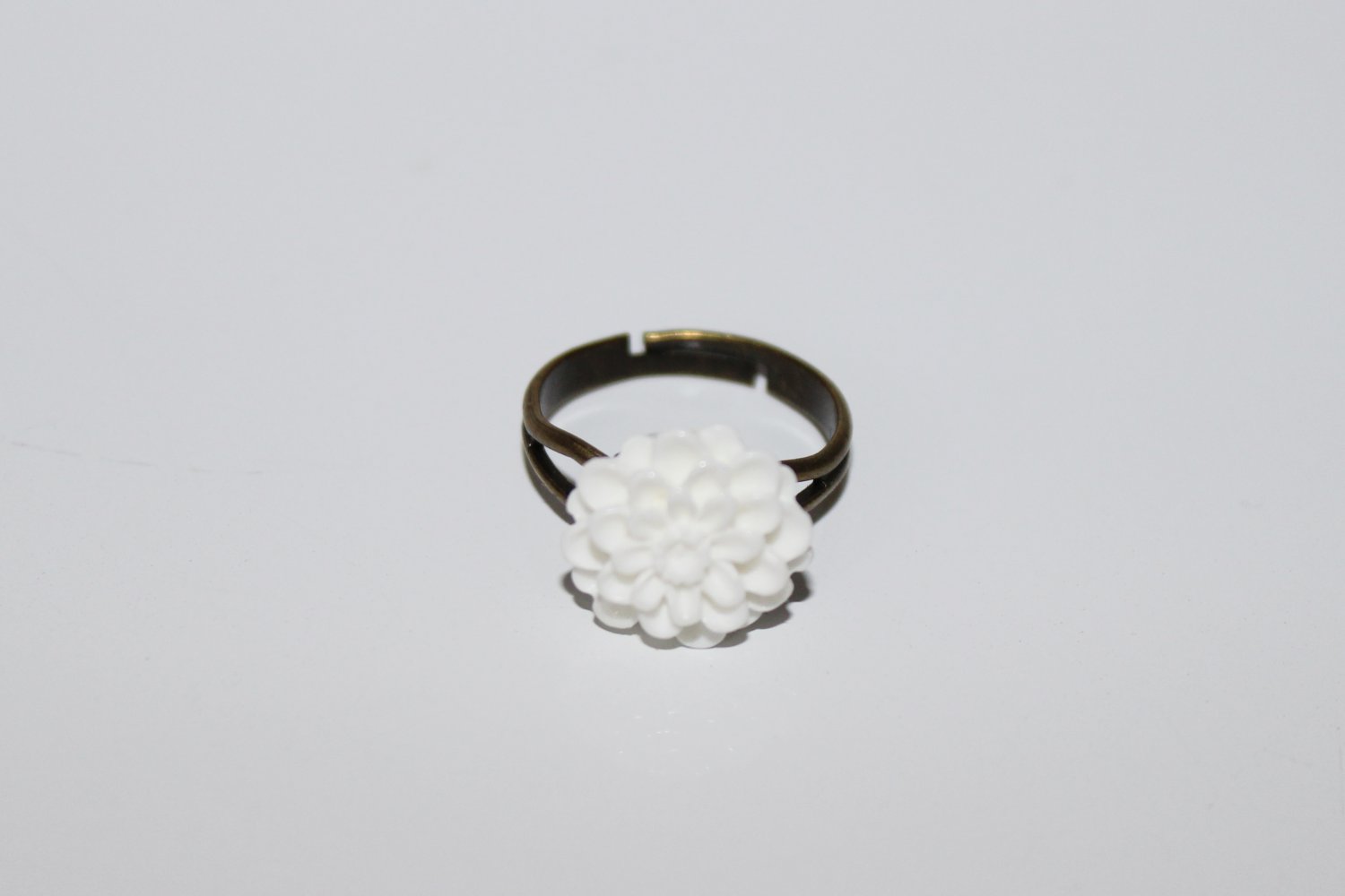 Vintage Ring Bronze Blume Blüte Weiß