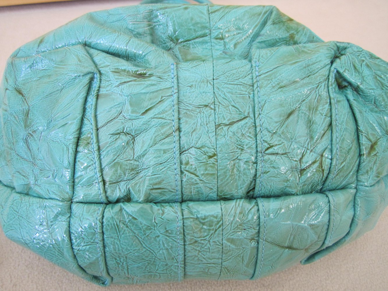 Via Milano Tasche Handtasche mint Lackleder Crashlook
