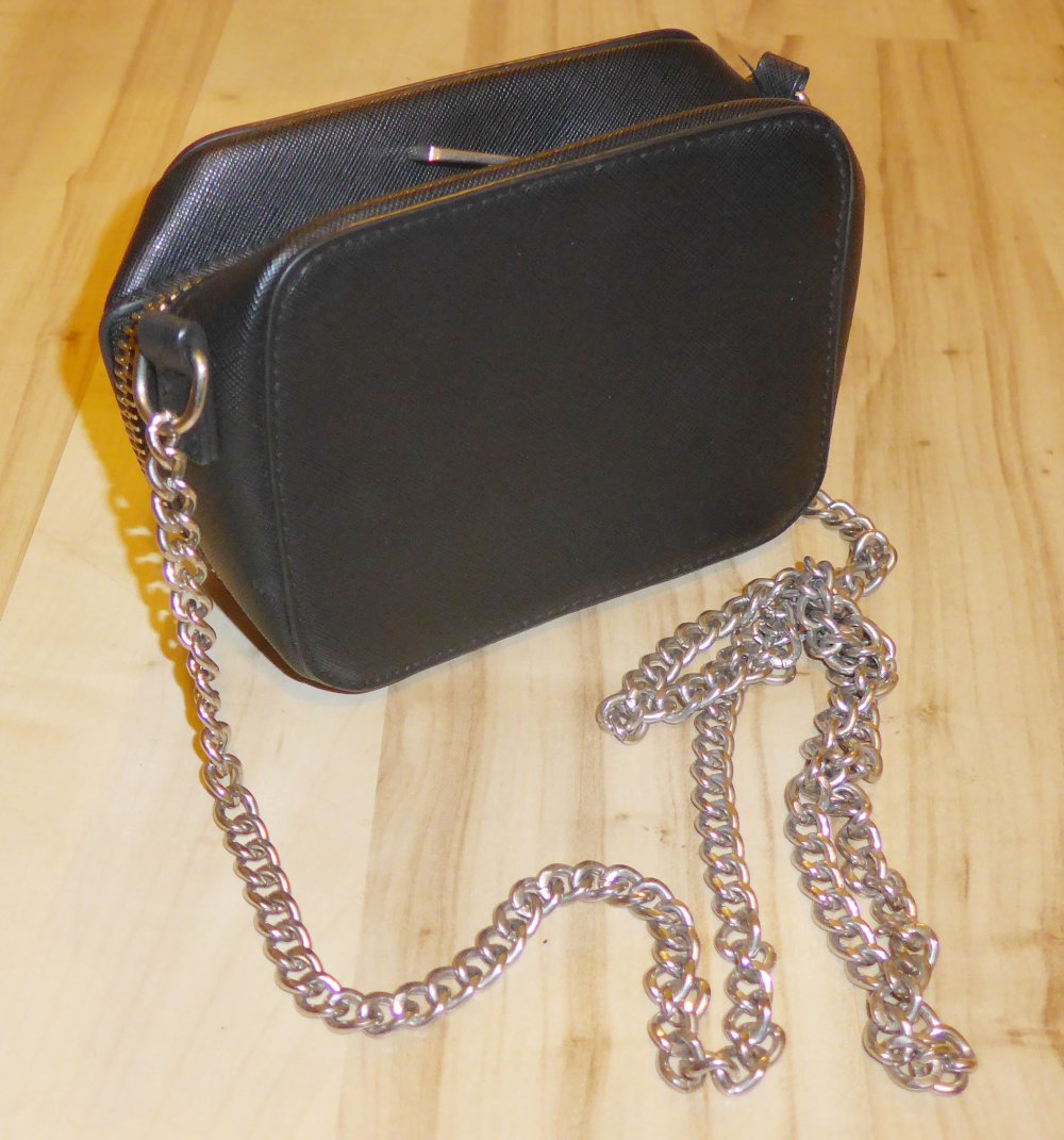 kleine schwarze Tasche