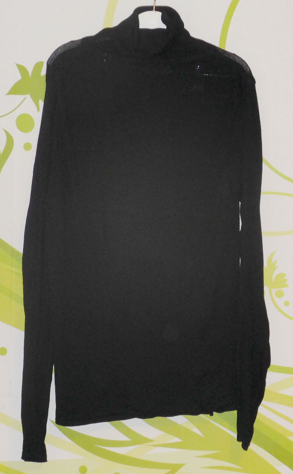 schwarzer Rollkragenpulli