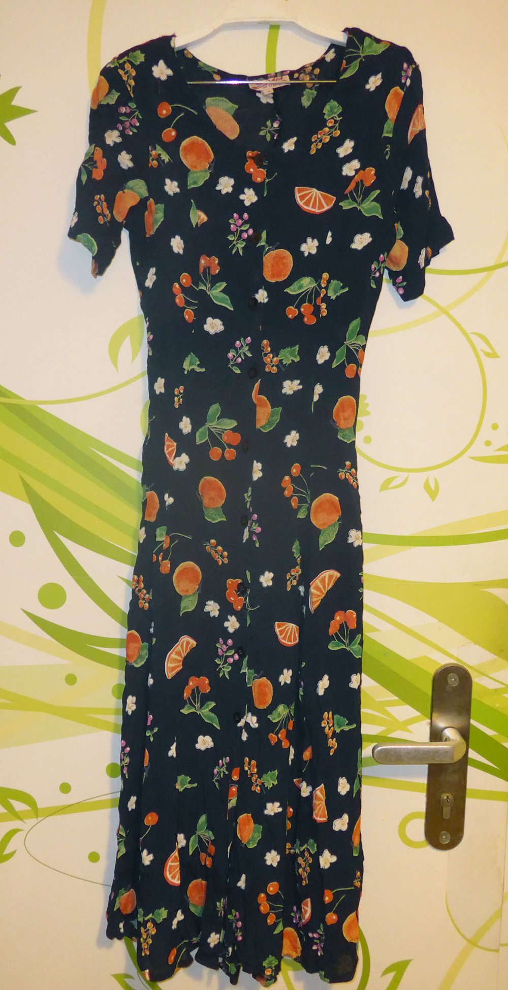 Sommerkleid mit Früchten