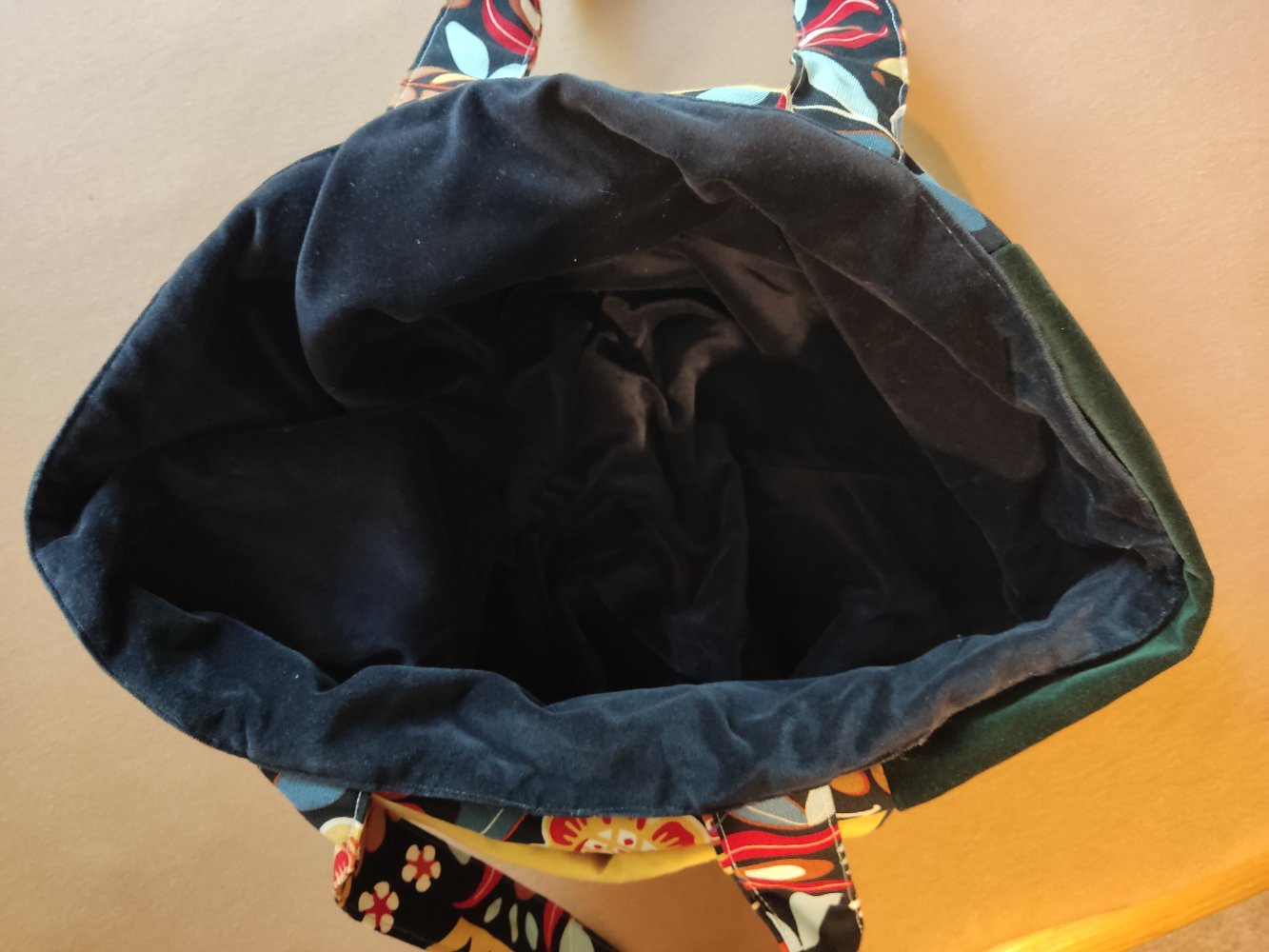 Shopper Umhängetasche schwarz-bunt