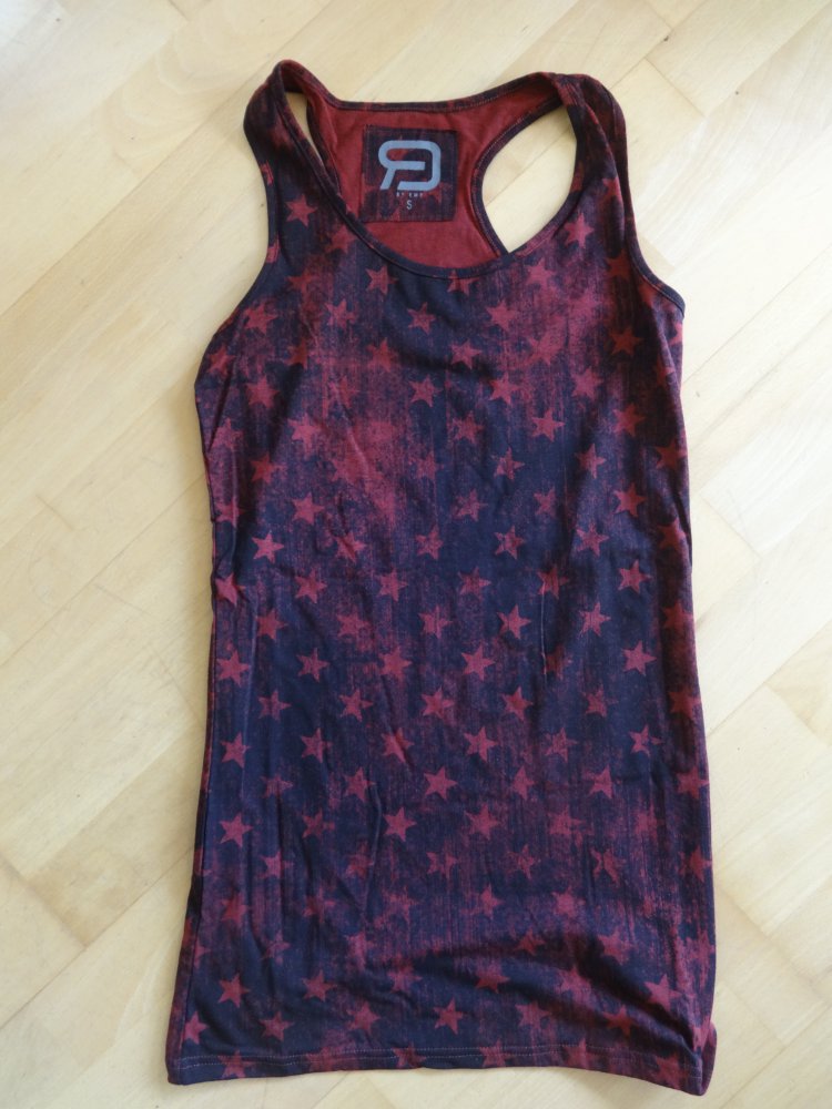 rot schwarzes Top mit Sternen