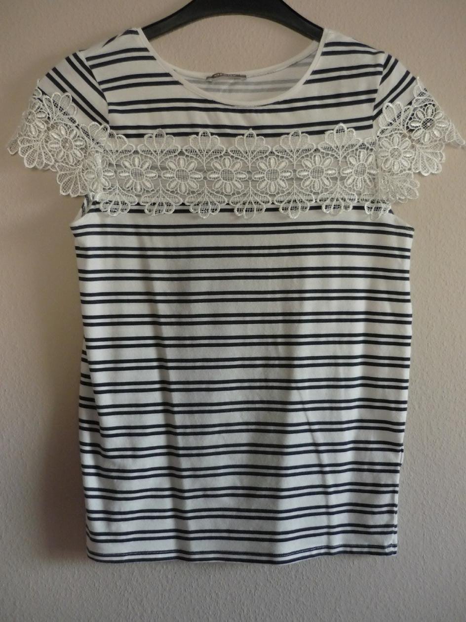 T-Shirt - Shirt - blau weiß gestreift - weiße Spitze - Orsay Gr.S
