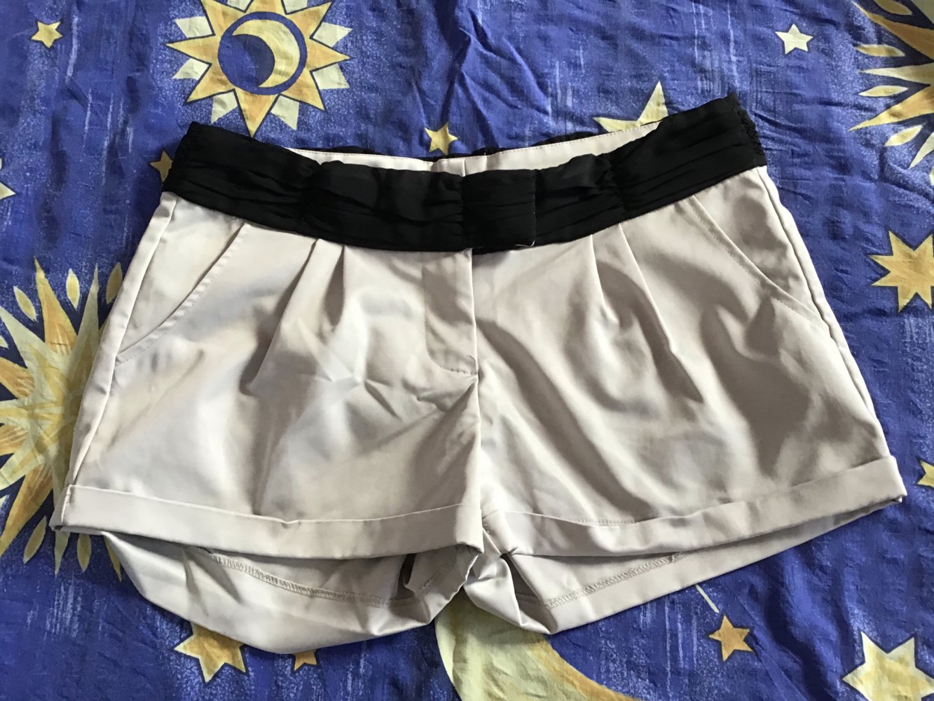 Hotpants beige /schwarz