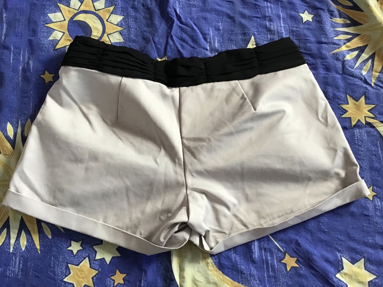 Hotpants beige /schwarz