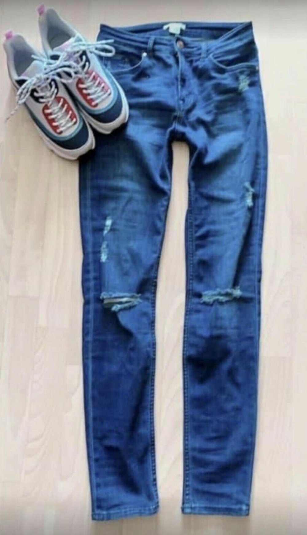 Neu Skinny Jeans H&M gr. 36 Blau Toller Style Risse Löcher 