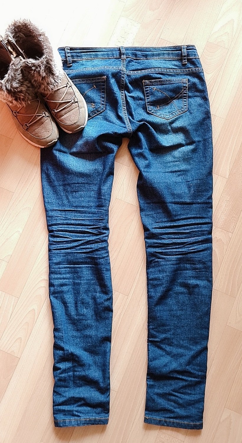 Neuwertig Dunkelblau Jeans gr. 170/176 Hose