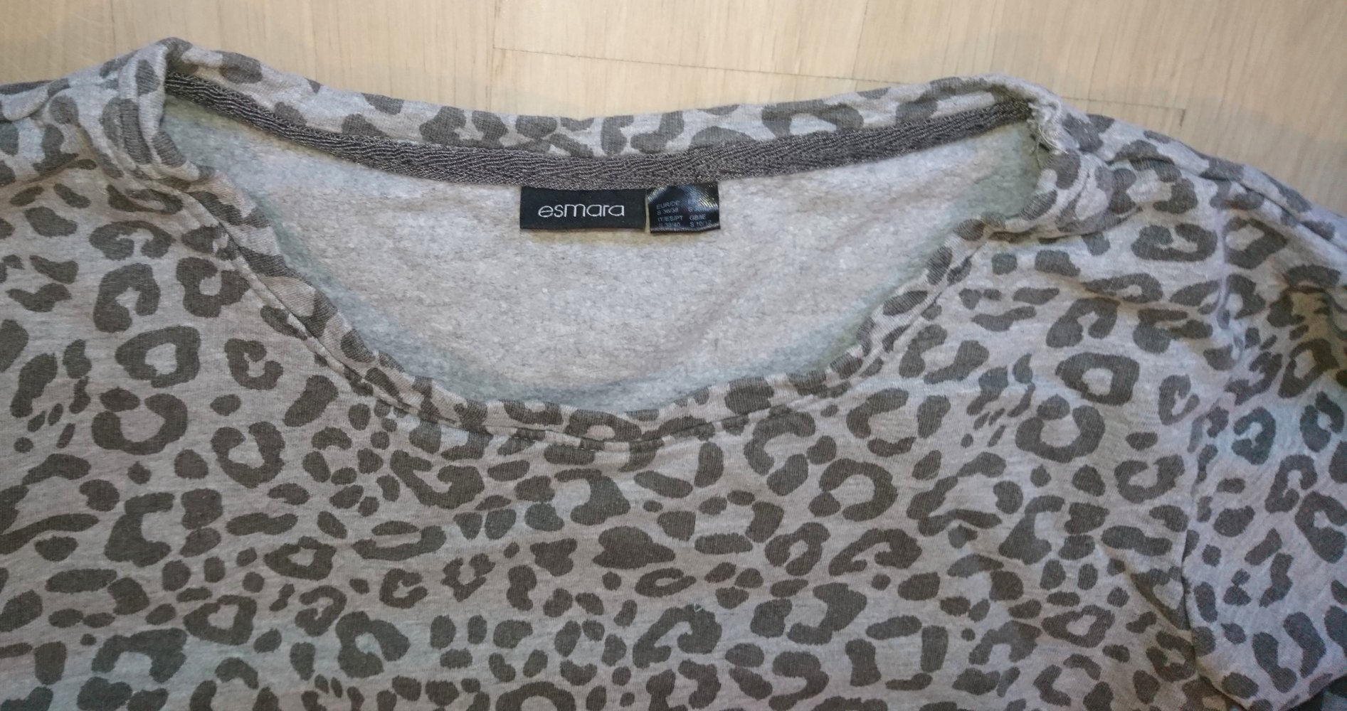 Bequemes Leo Print Sweatshirt in grau