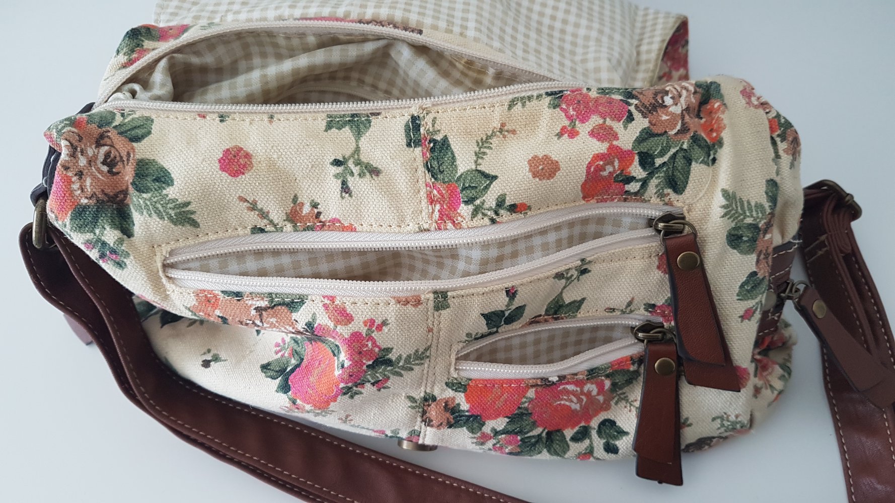 Handtasche mit Blumen