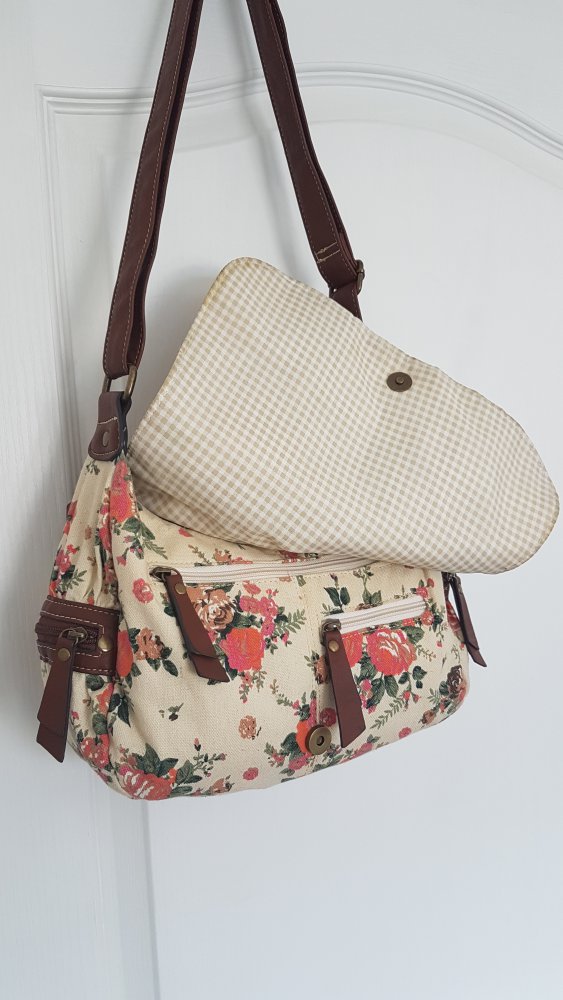 Handtasche mit Blumen