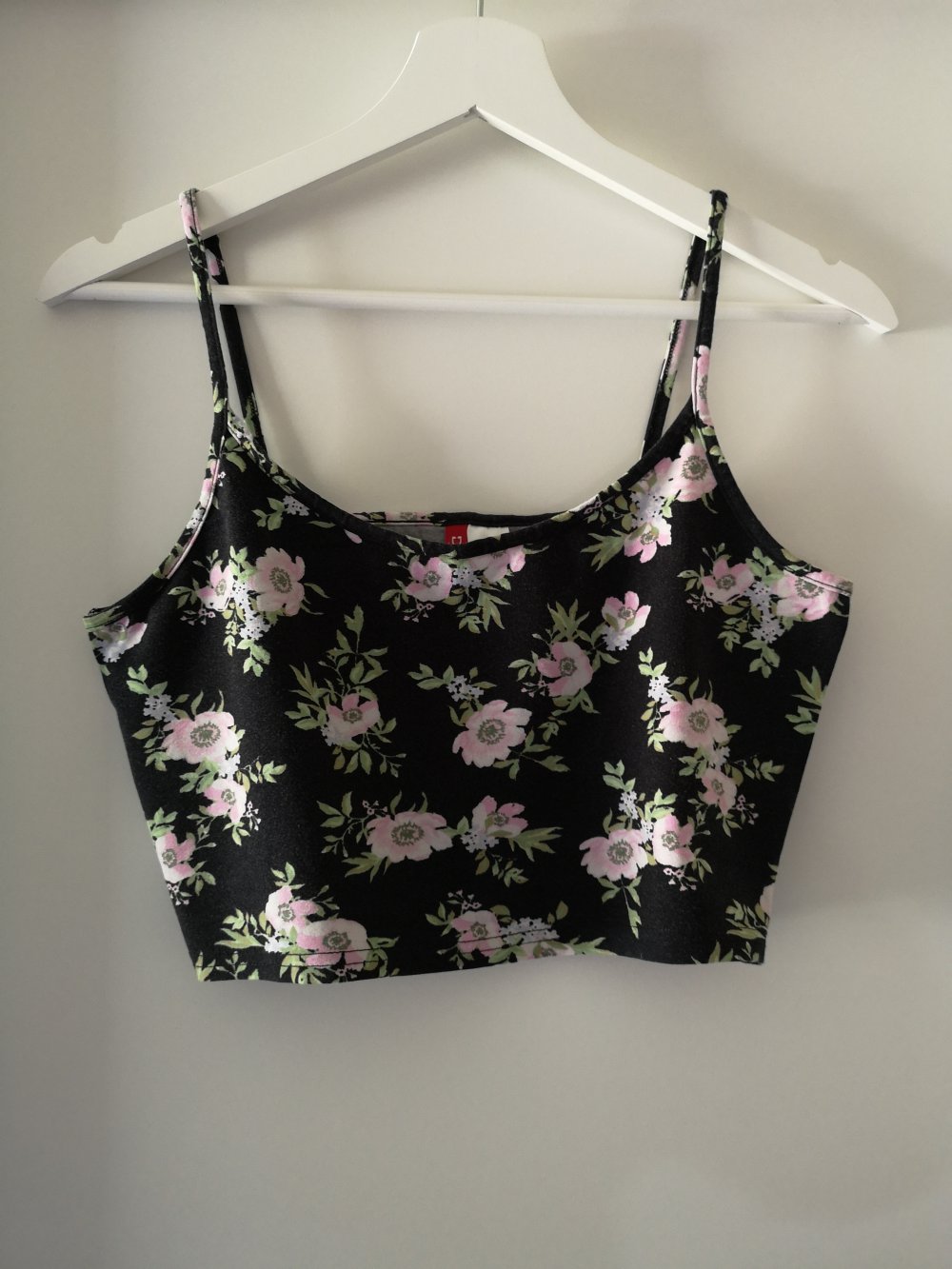 Bauchfreies Top mit Blumen 