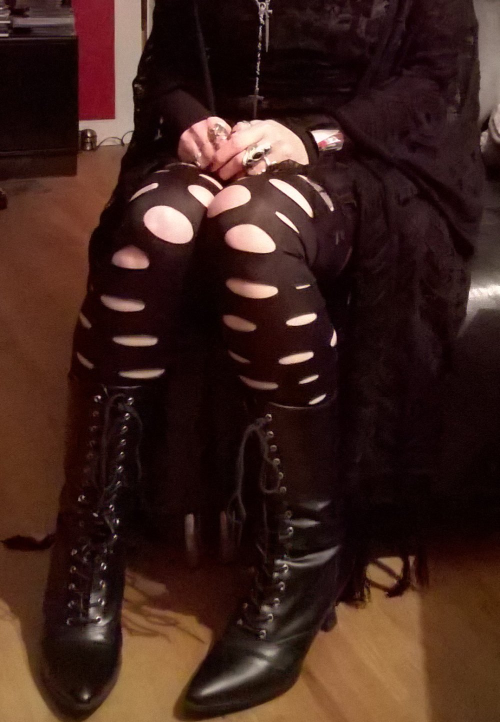 Gothic Glanz-Leggins mit Löchern/ Cut-out  (wgt batcave)