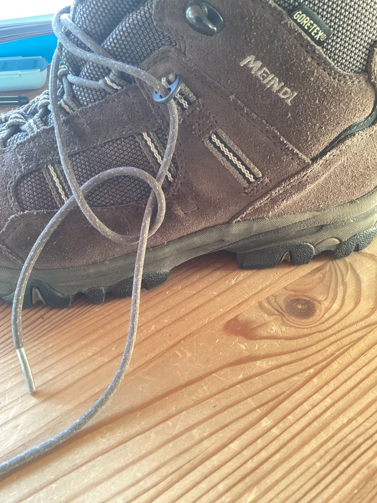 schöne neuwertige Wanderschuhe von Meindl gr.6,5in braun,wenig getragen entspricht gr.40