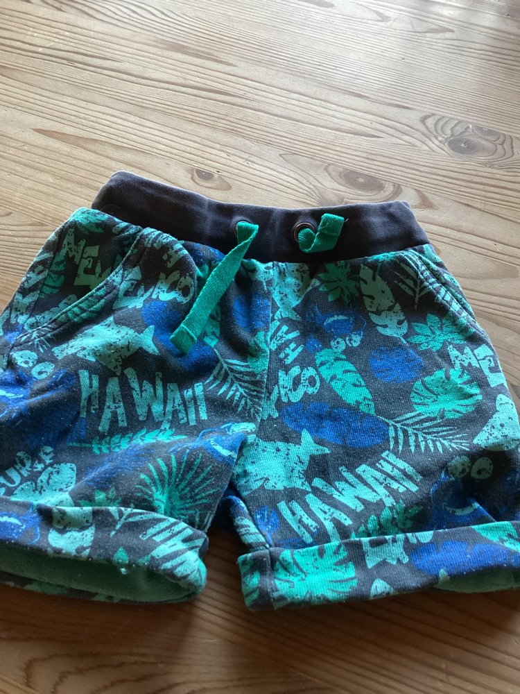 Schöne Shorts gr.74