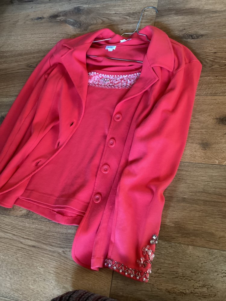 Schönes Twin Set, Größe 46 von Heine, dreifarbig mit Perlenstickerei