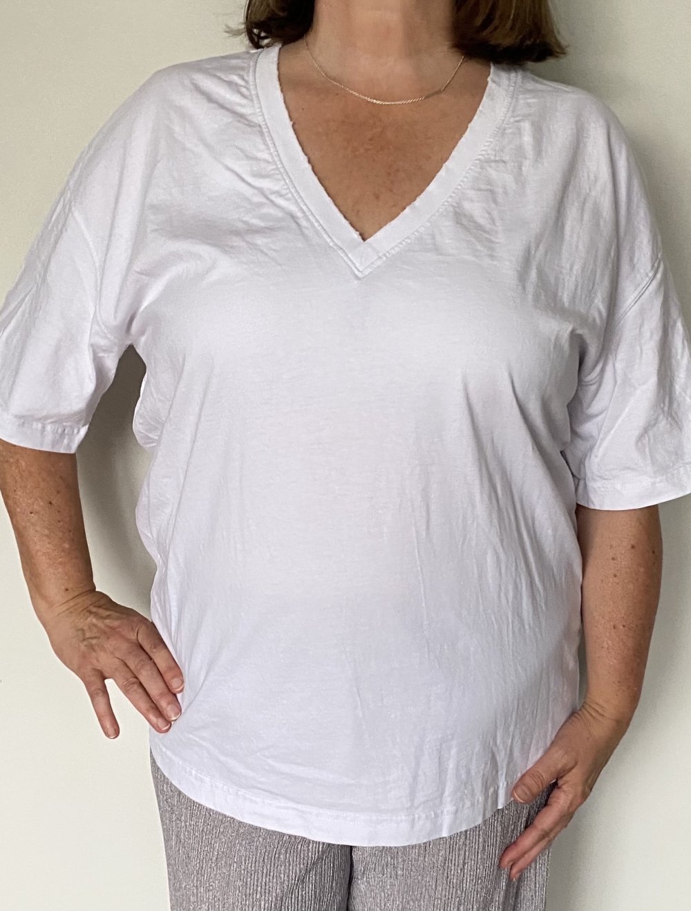 Zara, T-Shirt, V-Ausschnitt, Basic, weiß, used look, Gr. L