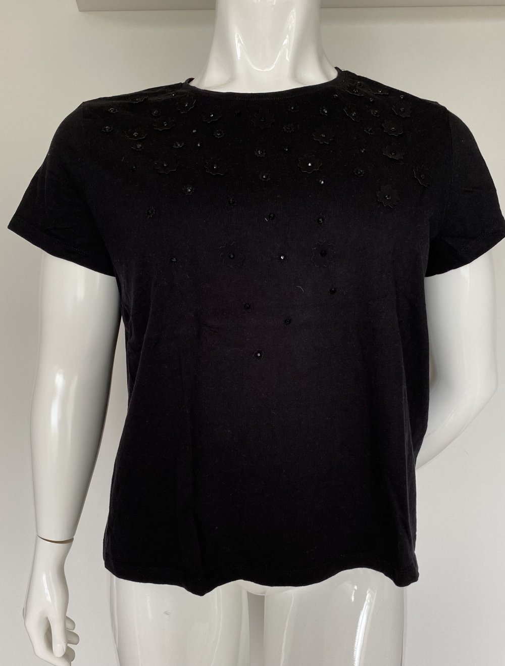 H&M, T-Shirt, Blütenapplikation, schwarz, Gr. XL